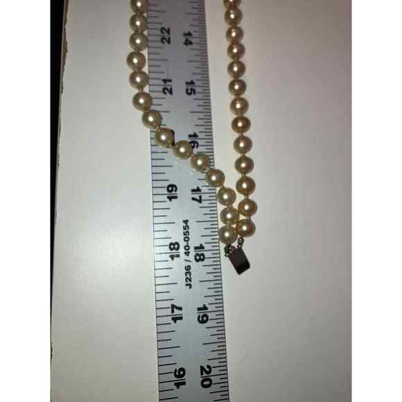 Double Strands of Faux Pearl Off White Necklace Vintage! - Picture 8 of 9